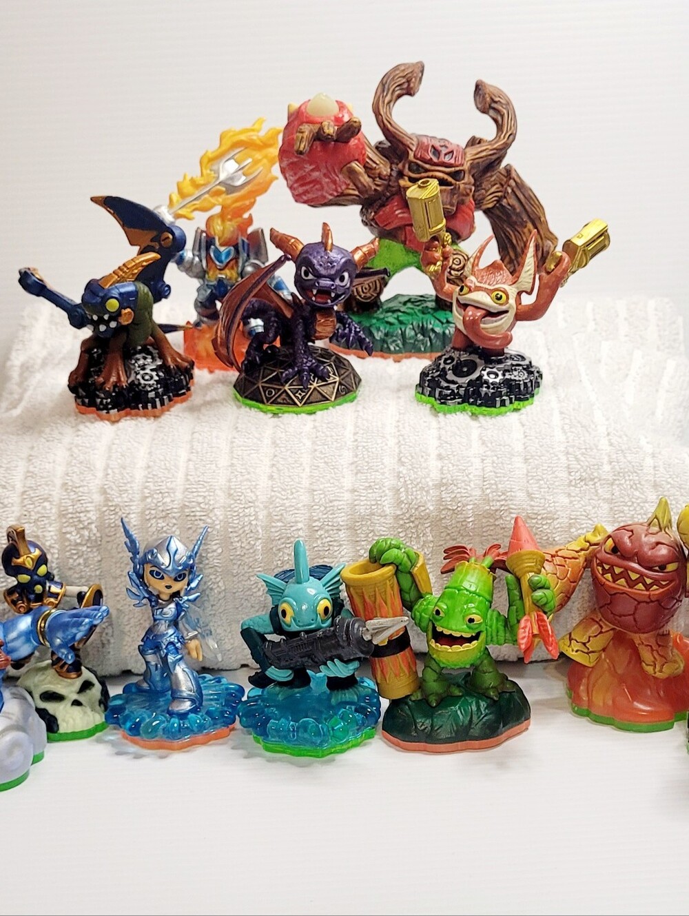 Skylanders Figure Lot of 12 Spyro Tree Rex Trigger Happy Giants Bundle